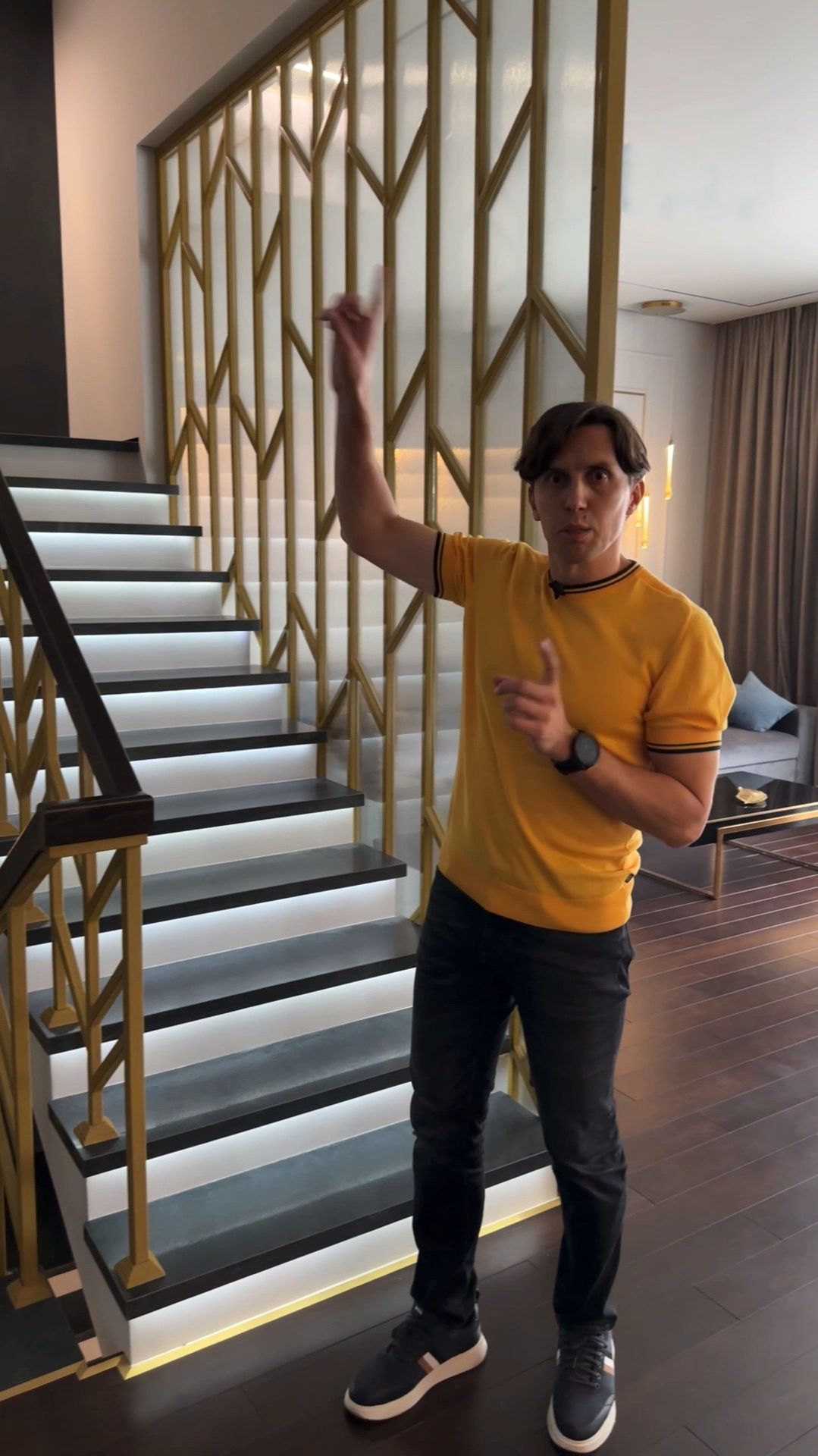 Умная подсветка лестницы