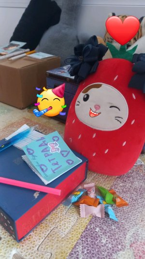 три контрольные работы в день рождения клубнички😡🥳