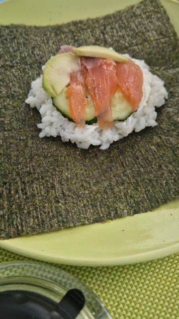 Бургер-суши-роллы в деревне 🍣