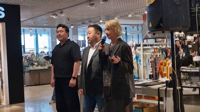 Показ одежды от универмага якутских и российских дизайнеров 