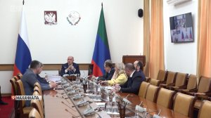 Абдулмуслим Абдулмуслимов встретился с представителями Общественной палаты России