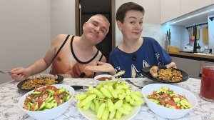 Мукбанг ОТМЕТИЛИ мои успехи! ОБЛОМАЛА Вовану весь КАЙФ) Жизнь как СЕРИАЛ! Семейный ужин в России