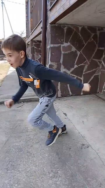 Мальчик отомстил девочке😡