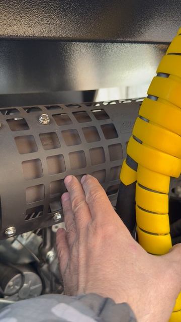 Maker 600 и его недоработки выхлопной системы-нагреваются гидравлические рукава!!!!!!