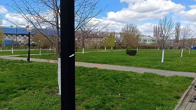 Весенняя прогулка по парку.