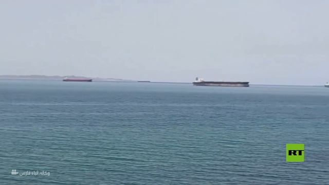سفن الشحن وناقلات النفط تتوقف في مضيق هرمز مع استمرار إغلاقه من قبل الحرس الثوري الإيراني