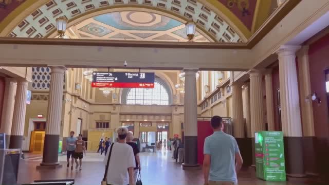 КИЕВСКИЙ ВОКЗАЛ. Песня на стихи Натальи Макеевой, поёт Тадеуш Конопко.