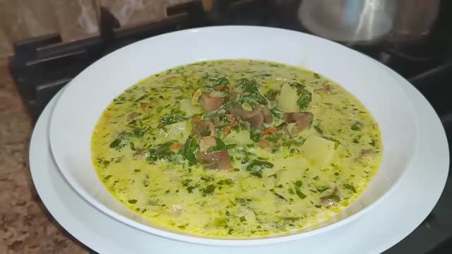 Грибной суп со шпинатом.