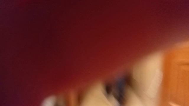 Ваня  покраснел  воламв