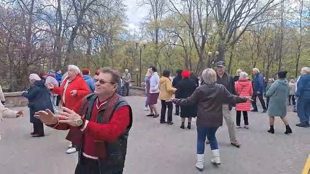 Какая же я бабка..... 25.04.26 Гомель парк Луначарского 🥰💫