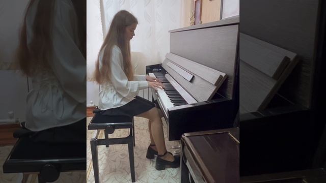 Черкасова Кристина 15 лет К. Черни «Этюд»; А. Гречанинов «Жалоба»