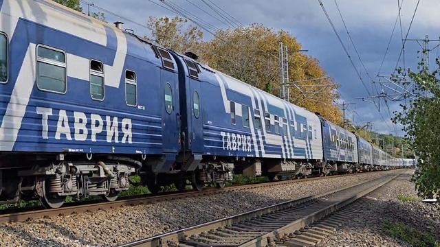 красивому поезду  красивый электровоз. ВЛ10-1871 с поездом 316 АдлерСимферополь