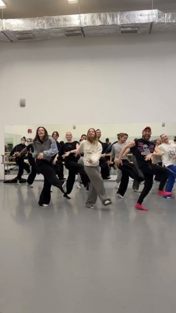 Традиция, которая объединяет: хоровод с НЦ «Россия»