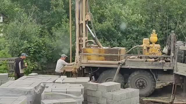 Качаем воду из скважины. Какой насос лучше