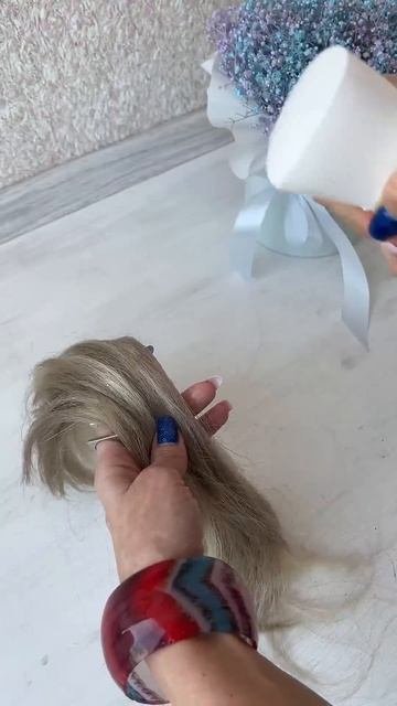 Смешала что было, получился новый оттенок блонда