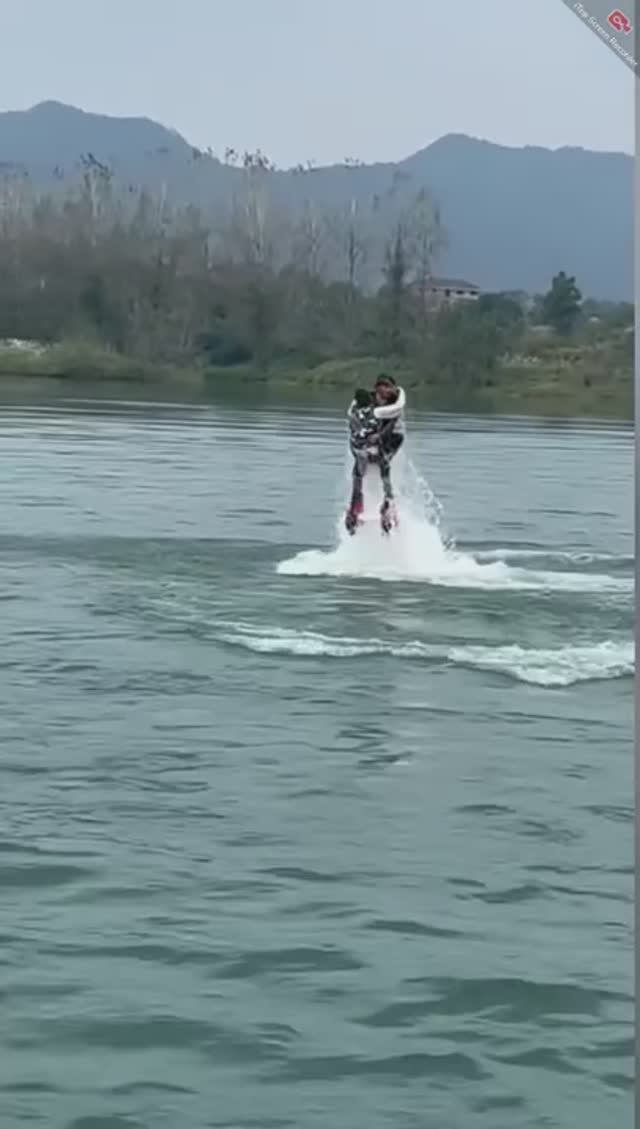 Flyboard. Искупал красавицу. Wetlook