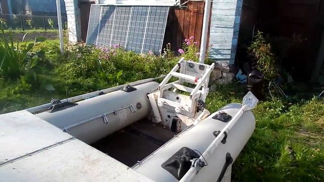 ЛОДКА ПВХ- ПАЛУБА, ВЫНОСНОЙ ТРАНЕЦ, ЛОДОЧНЫЙ СТУЛЬЧИК, ЯКОРЬ,ВЁСЛА.~1