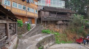Китай. Прогулка по деревне Байбэй Мяо в провинции Гуйчжоу