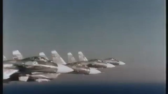 Тает под крылом морская гладь [get.gt]