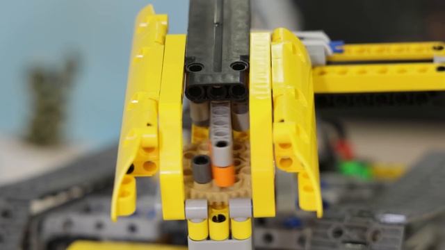 21. Tracked  Lego Tank! Making and Testing