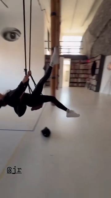 Нина Добрев