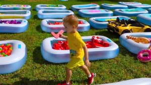 Влад и Ники учат английский алфавит с бассейнами   ABC