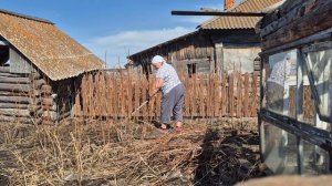 первый день жары,а мы что нибудь делать/ высадила цветы / помыла машину