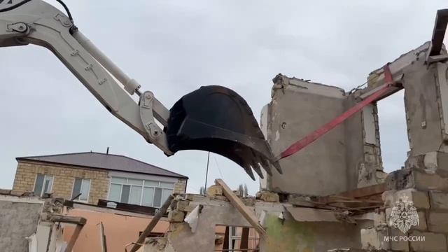 Донские спасатели продолжают оказывать помощь пострадавшим от паводка  жителям Дагестана