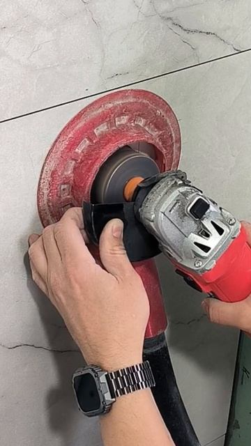 Установил розетку в керамогранит и ничего не лопнуло