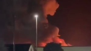 🇬🇧🇺🇸🔥 Мощный пожар на авиабазе ВВС Британии, откуда США бомбят Иран

▪️Горит авиабаза Фэрфорд К
