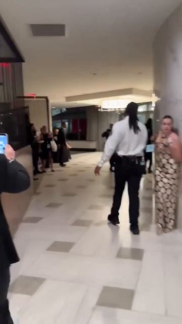 Первые минуты попытки покушения на высшее руководство США в Вашингтоне и работа Секретной службы