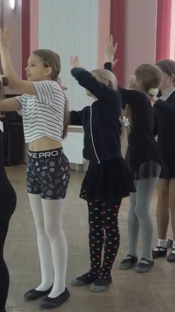 Топ-топ-топ-топ Сороконожка