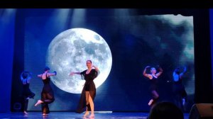 Танцевальный коллектив художественной самодеятельности "Ритм сердца" с номером "Искусственный мир"