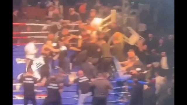 Дракой закончился поединок боксера Сергея Горохова с Эмирханом Калканом в турецком Трабзоне