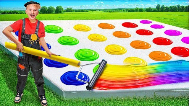 Соревнование по рисованию: гигантская и крошечная картина!