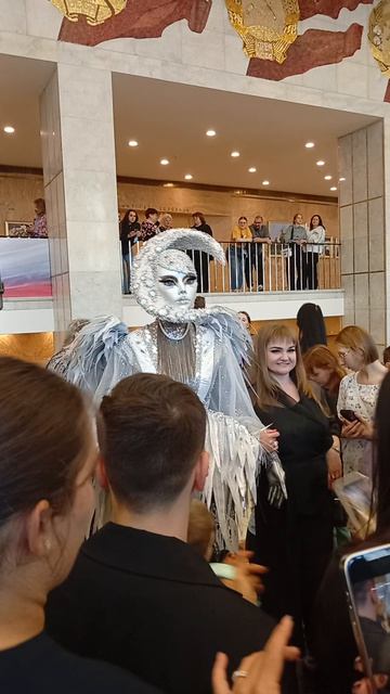 Месяц из шоу маска