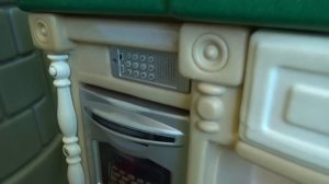 Влог： Настя и кукла на детской площадке в Краснодаре