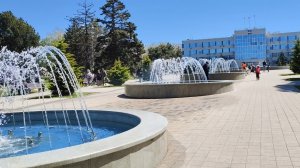 Аллея фонтанов Центральный пляж подготовка к сезону, завозят песок