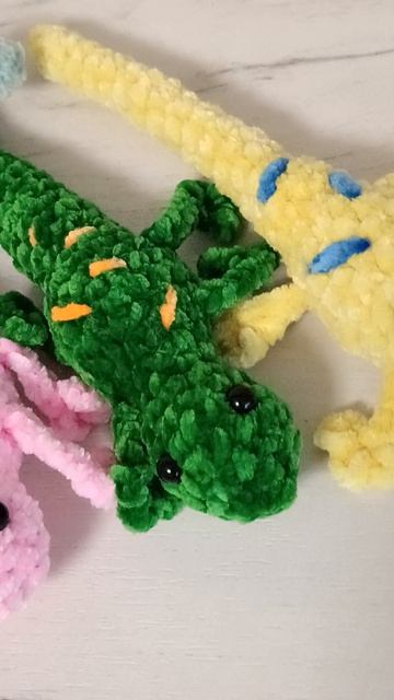 Яркая ящерица вязаная крючком, яркое настроение купить Https://vk.ru/market/product/yascheritsa-zmey