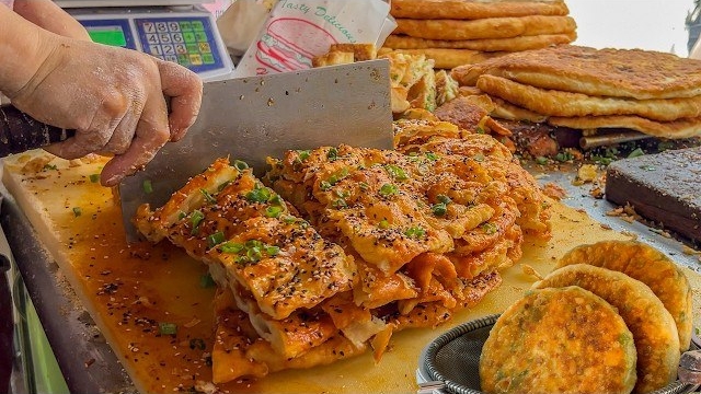 3 популярные тайваньские уличные закуски | Хрустящие блины, яичный пирог с начинкой и жареные моти