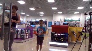 ВЛОГ Покупаем планшеты для дальнего путешествия Макс и Катя выбирают себе гаджеты