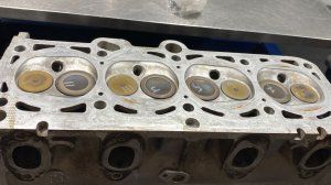 ГБЦ Volkswagen Golf Plus 1.6 л., 8 клап., 2007 г. дефектовка, проверка герметичности вакуум-тестером