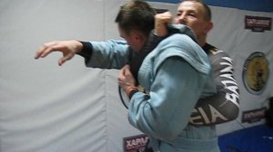 2017 год. Для жизни удушение в стойке.