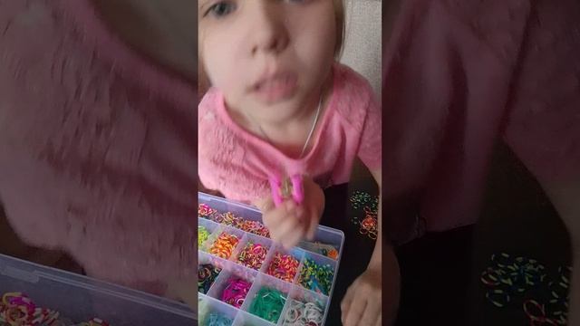 сделала кольцо из резинак