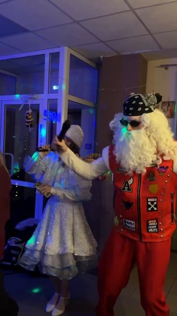 2_5359435168916480036