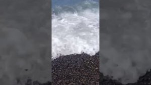 Пляж Сукко 26 Апреля 2026 года. Потрясающе краски после шторма. Репортаж Светланы Тихоновны.