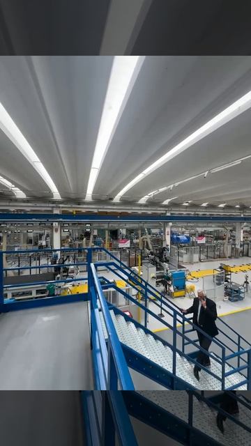 Сборочные линии станков серии Rover на заводе Biesse в городе Пезаров в Италии смотреть онлайн