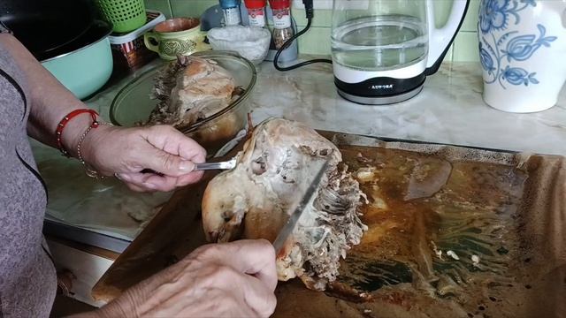 Замочила сало.Обед по рассписанию.Начинка для пирожков.