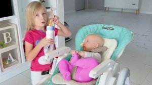 СОФУНЬЯ ШАЛУНЬЯ - СОФИЯ КОРМИТ МАЛЫША.