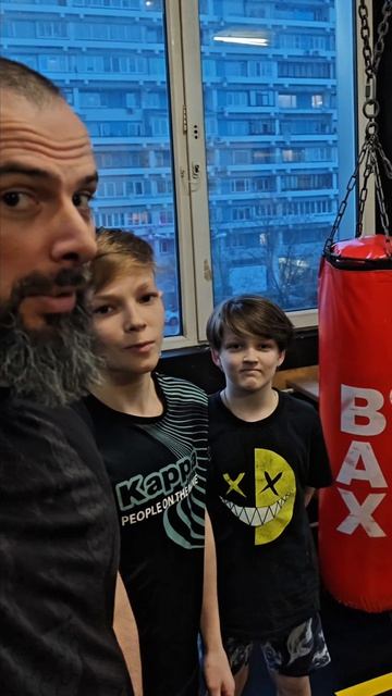 Тренер и его подопечные.